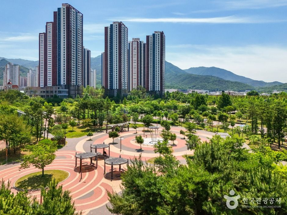 테크노폴리스중앙공원 여행 추천 - 로드트립