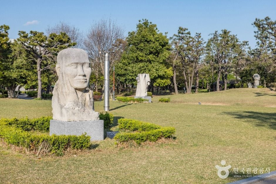 부산 올림픽동산 여행 추천 - 로드트립