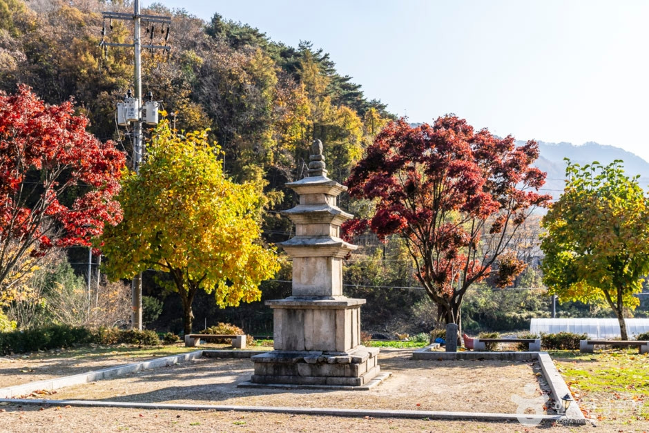 단양 향산리 삼층석탑 여행 추천 - 로드트립