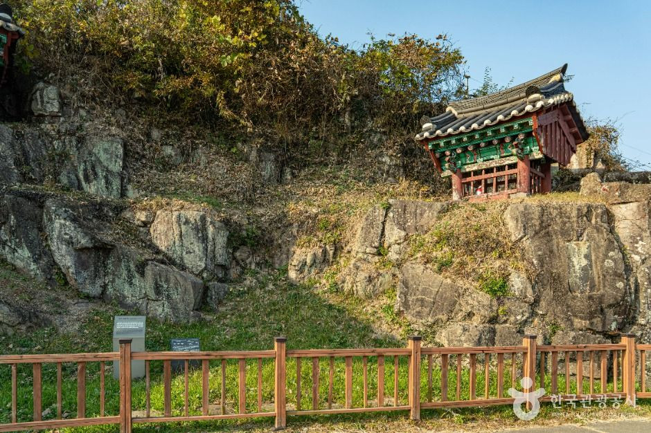 화순능주삼충각 여행 추천 - 로드트립