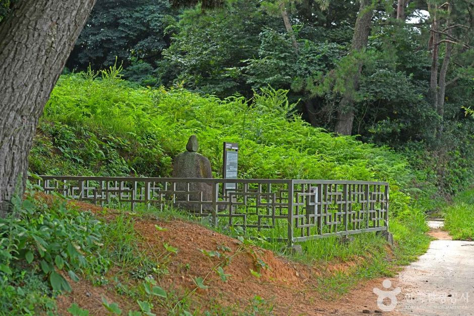 후지리탑동석불 여행 추천 - 로드트립