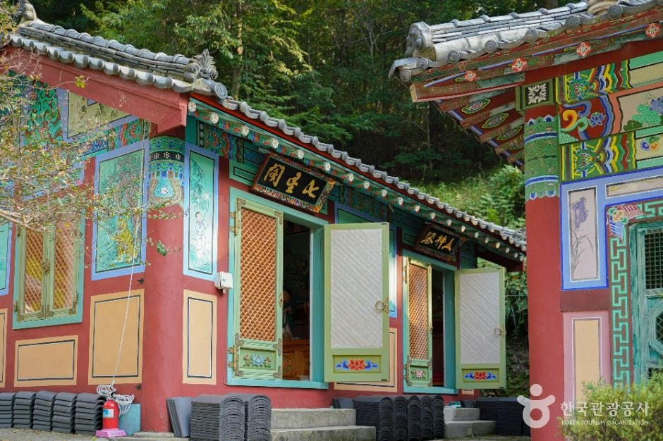 월명사(부산) 여행 추천 - 로드트립