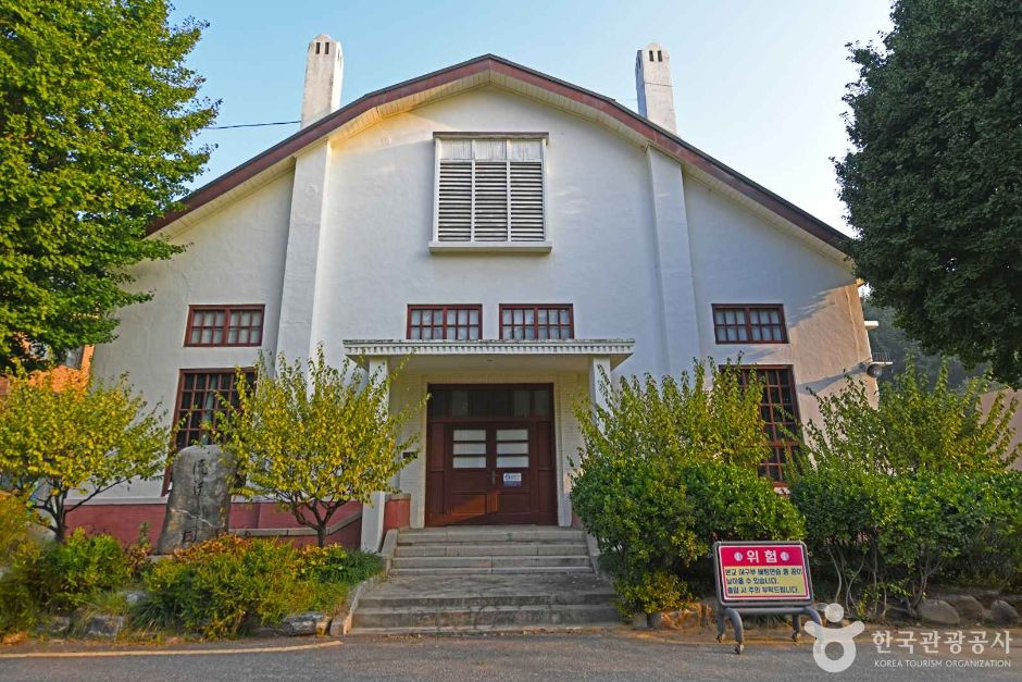 제물포고등학교 강당 여행 추천 - 로드트립