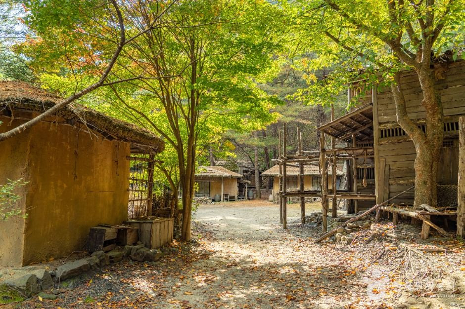 웰컴투동막골촬영지 여행 추천 - 로드트립