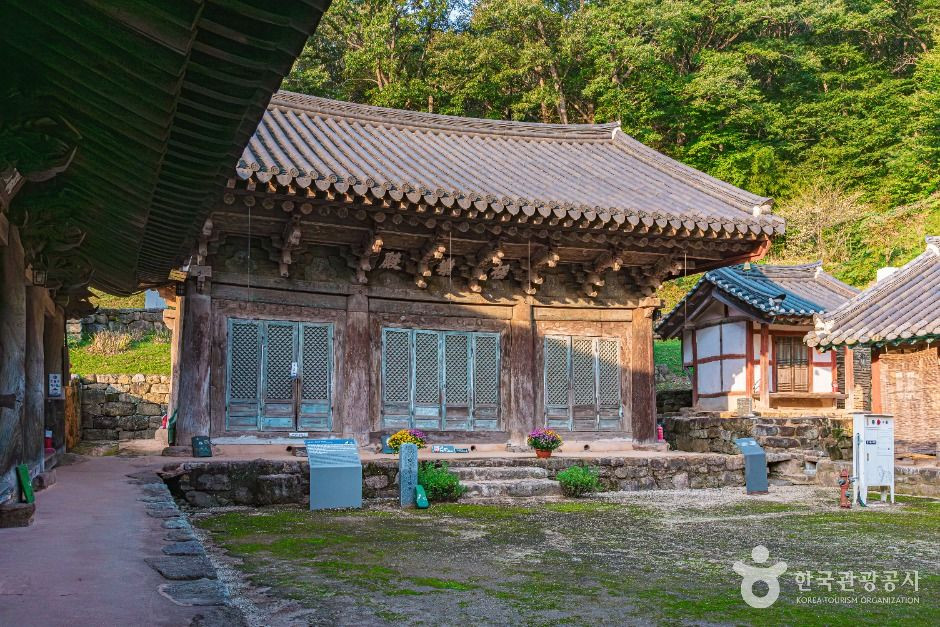 화암사 우화루 여행 추천 - 로드트립