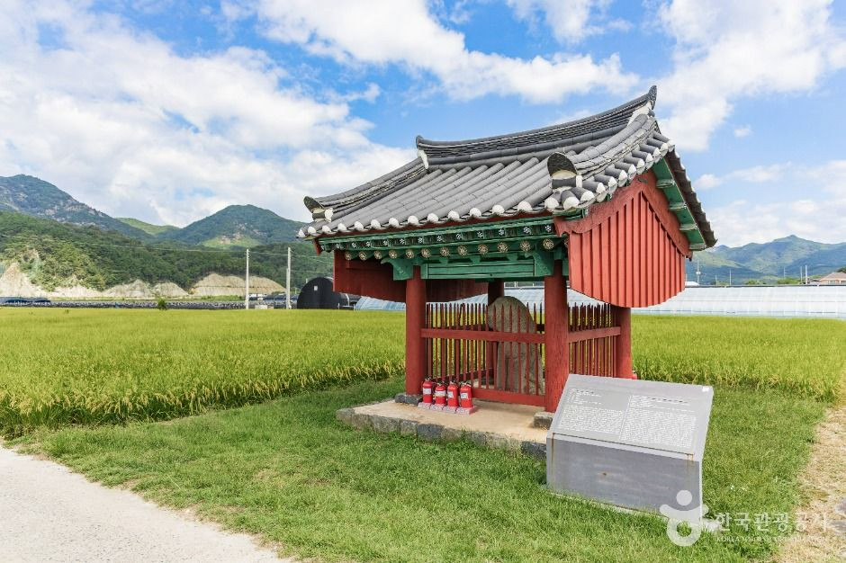 금산 천내리 용호석 여행 추천 - 로드트립