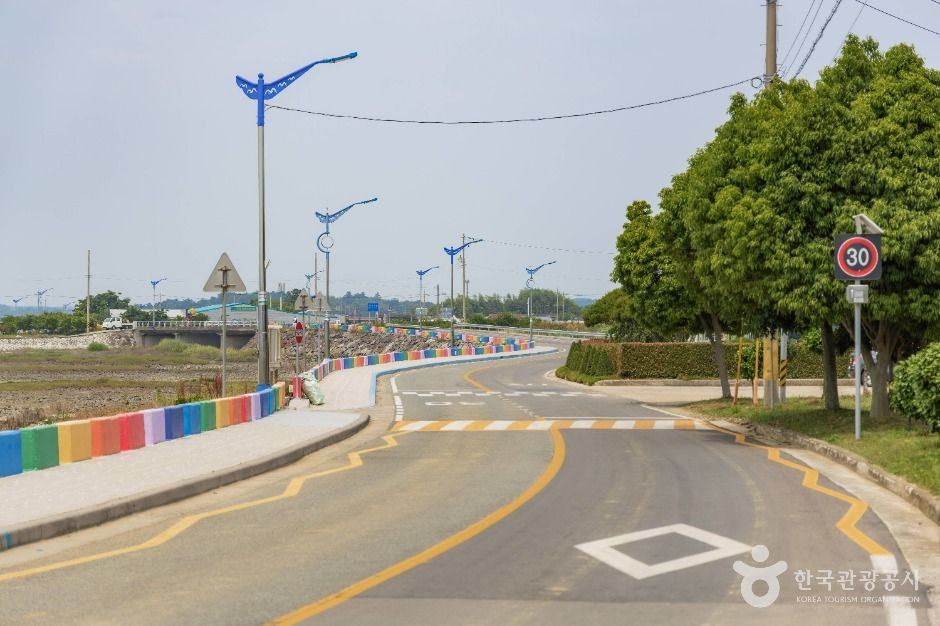 무지갯빛 해안도로 여행 추천 - 로드트립
