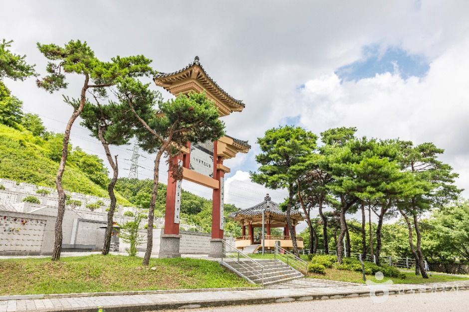 인천가족공원 외국인묘지 여행 추천 - 로드트립