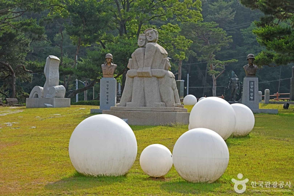 예당호 조각공원 여행 추천 - 로드트립