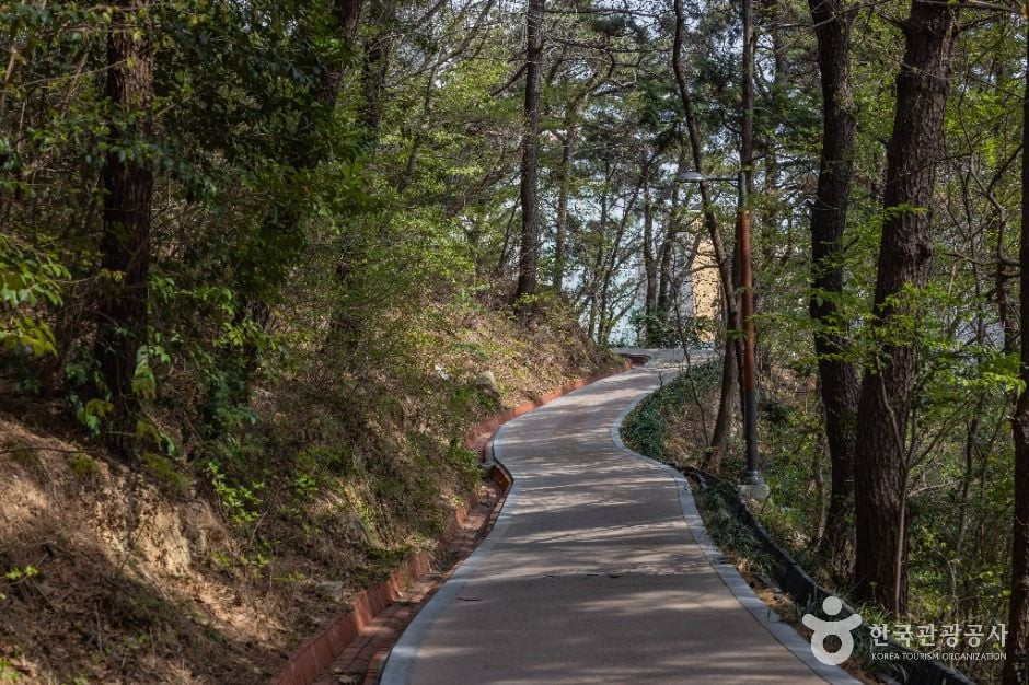 부산 에덴공원 여행 추천 - 로드트립