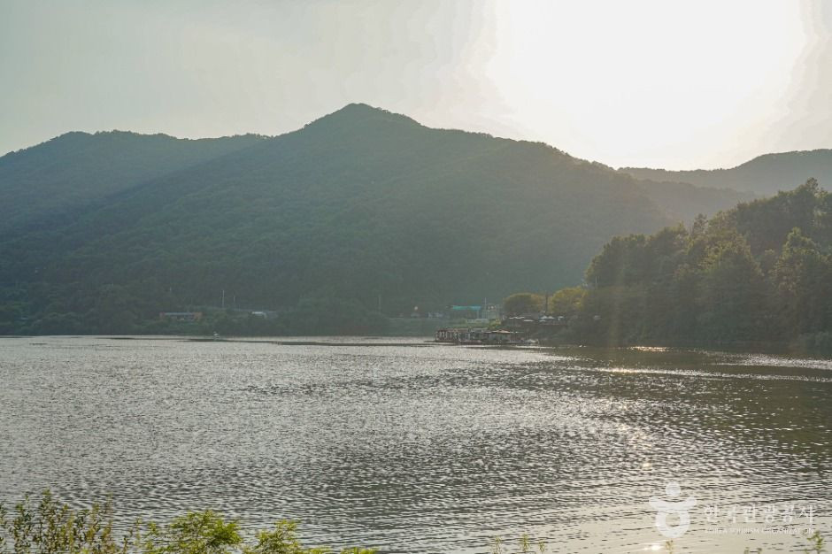 청룡지 여행 추천 - 로드트립