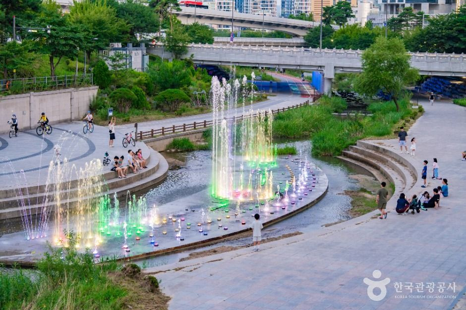 방축천 음악분수 여행 추천 - 로드트립