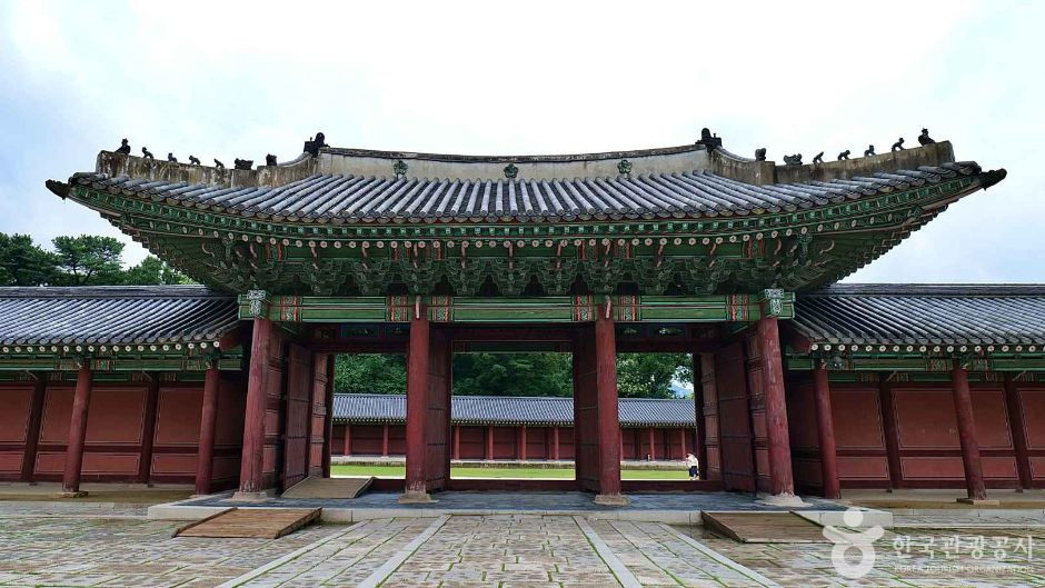 창덕궁 인정문 여행 추천 - 로드트립