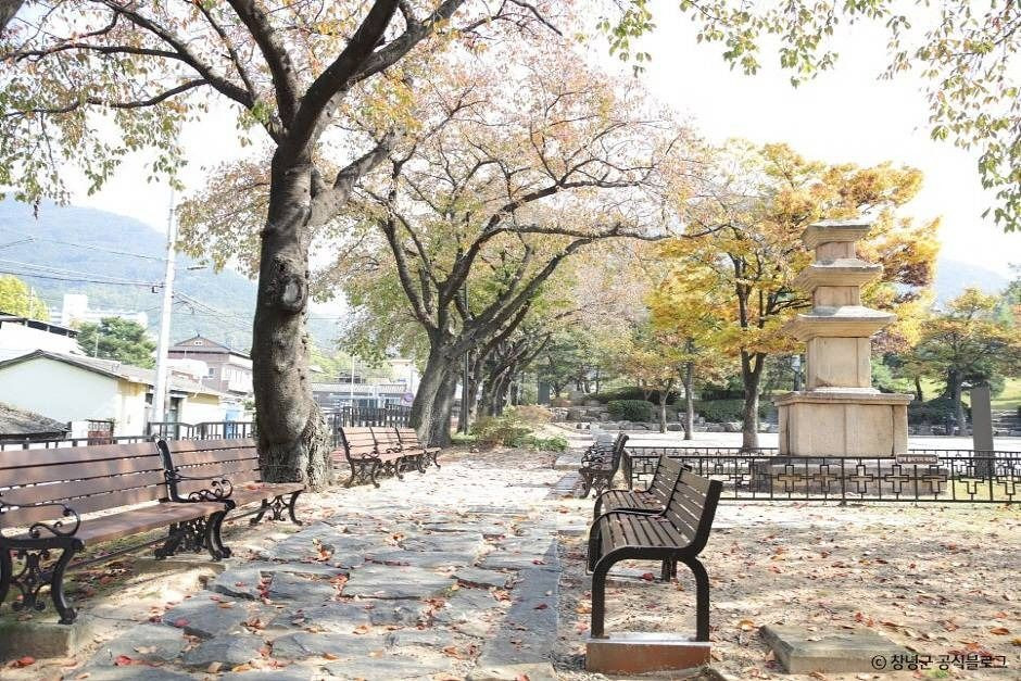 창녕 만옥정공원 여행 추천 - 로드트립