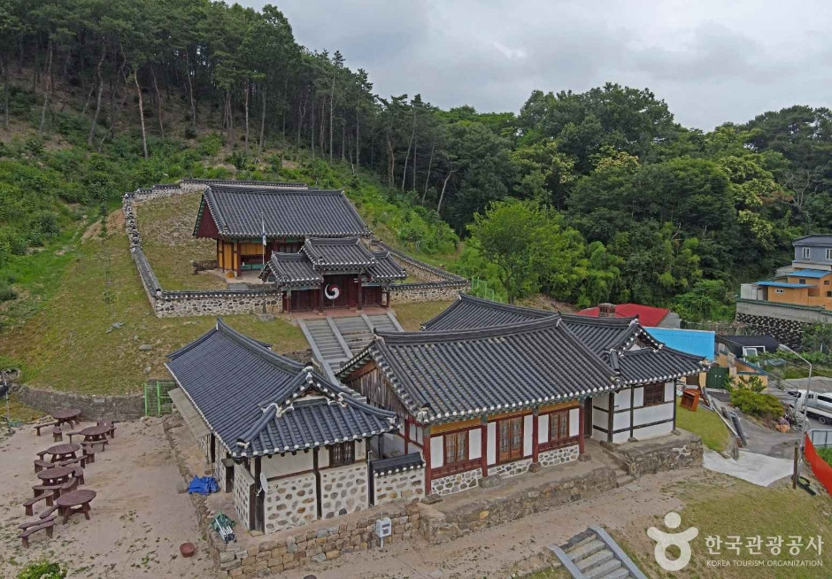 예산향교 여행 추천 - 로드트립