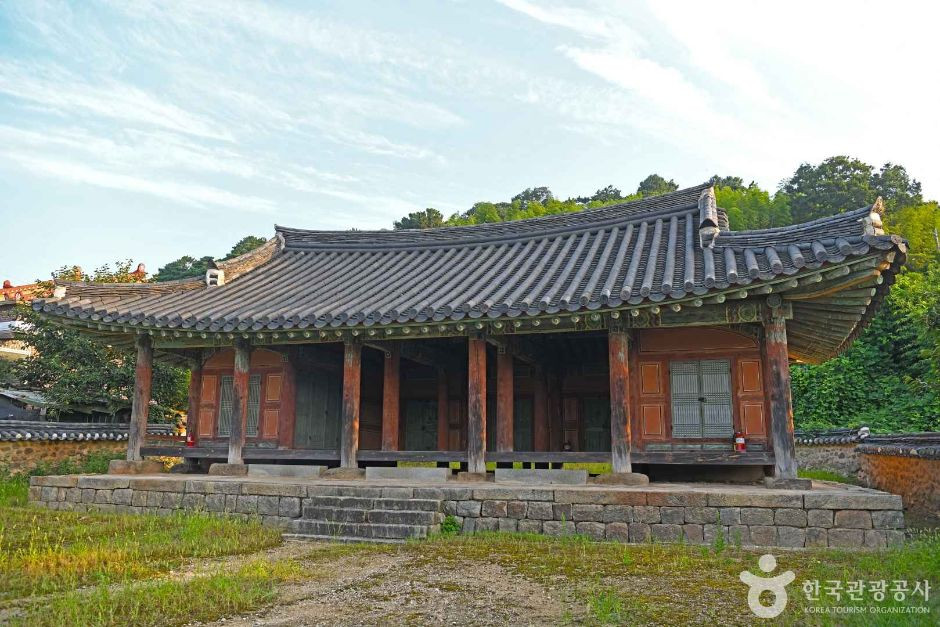흥성동헌 여행 추천 - 로드트립