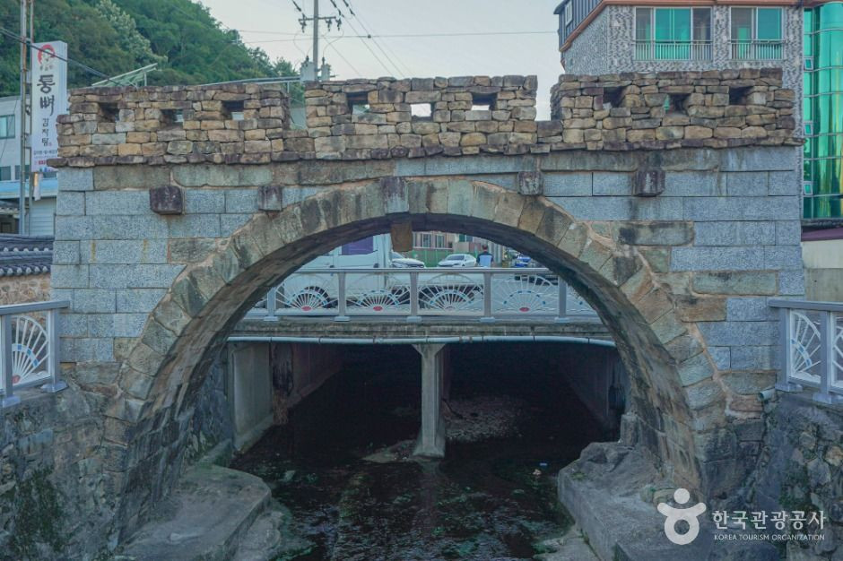 흥양읍성터 및 고흥 옥하리 홍교 여행 추천 - 로드트립