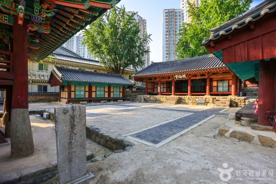 동래향교 여행 추천 - 로드트립