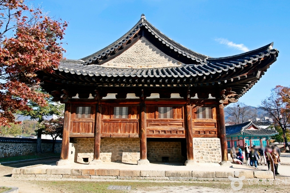 충주 청녕헌 여행 추천 - 로드트립