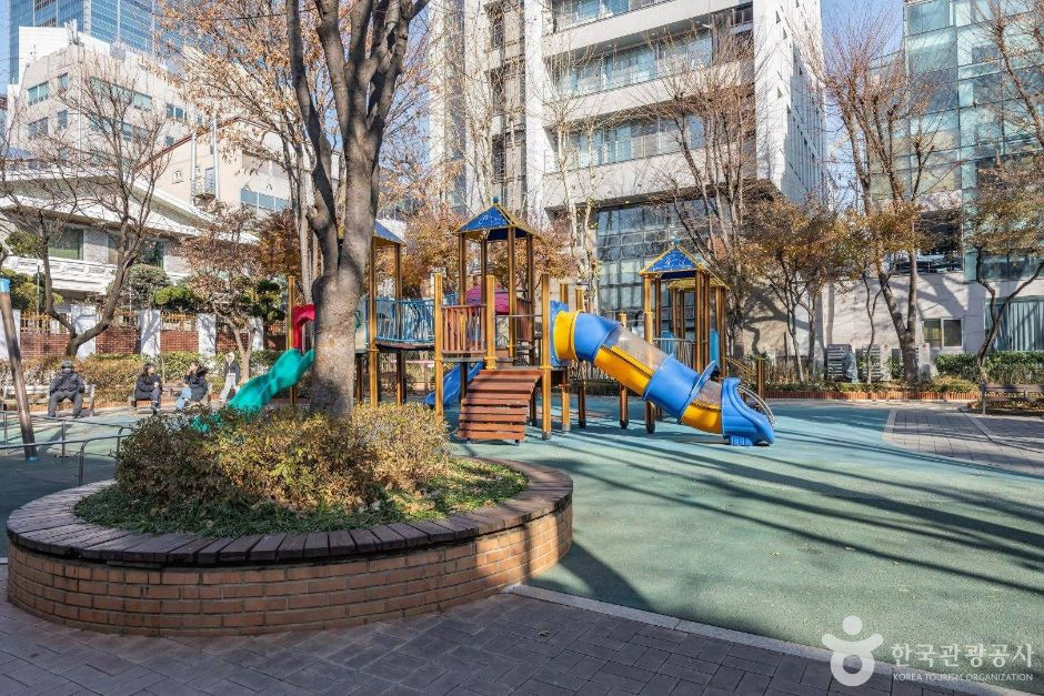 역삼개나리공원 여행 추천 - 로드트립