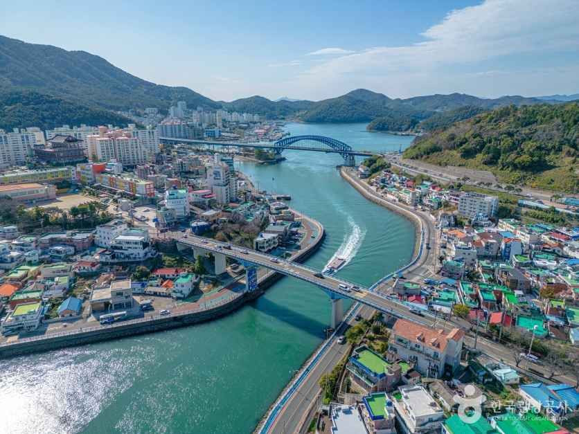 충무교와 통영운하 여행 추천 - 로드트립
