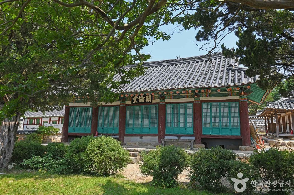 부여향교 여행 추천 - 로드트립