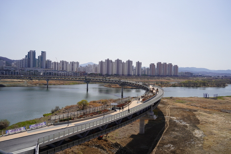 금강보행교 여행 추천 - 로드트립