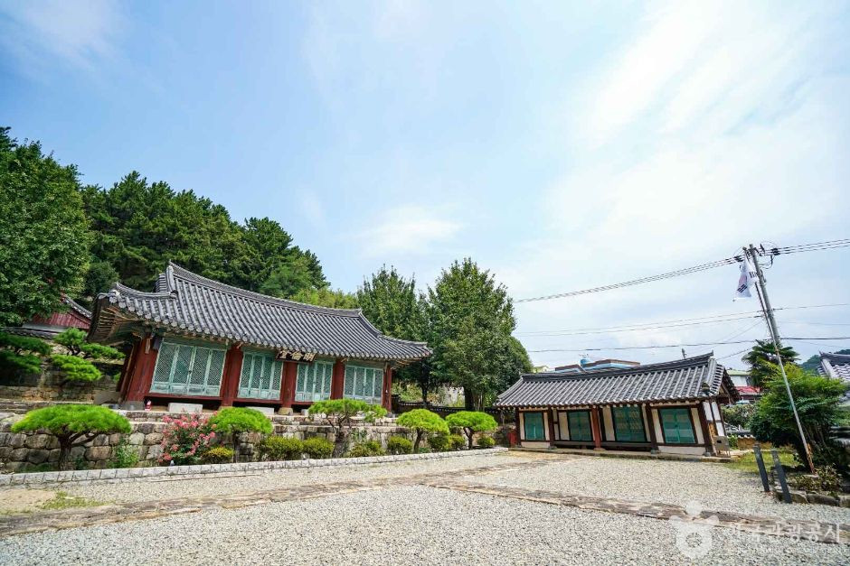 남해향교 여행 추천 - 로드트립
