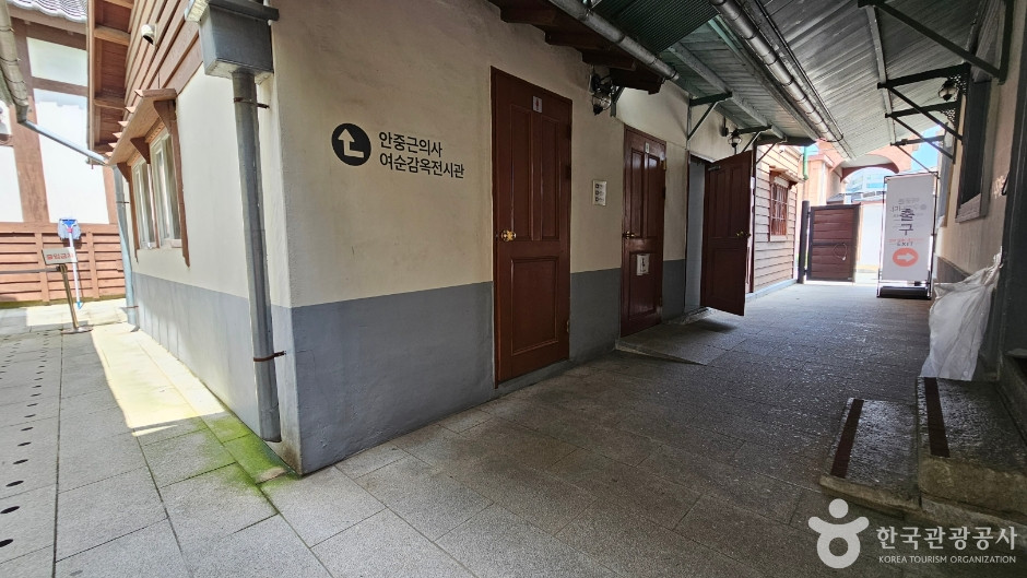 군산근대미술관 여행 추천 - 로드트립