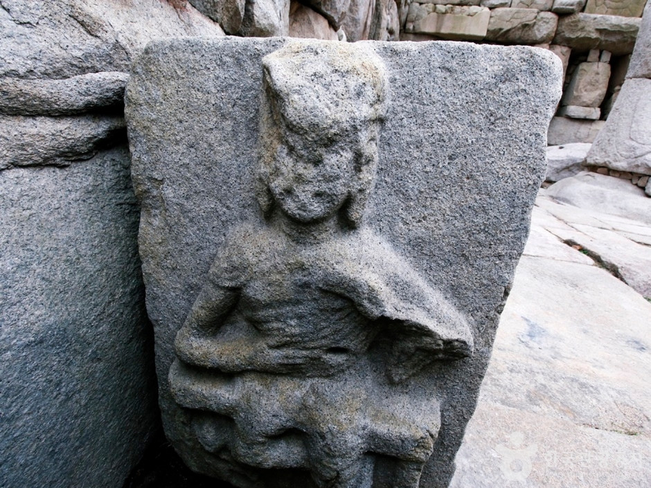 충주 미륵대원지 석조보살의좌상 여행 추천 - 로드트립