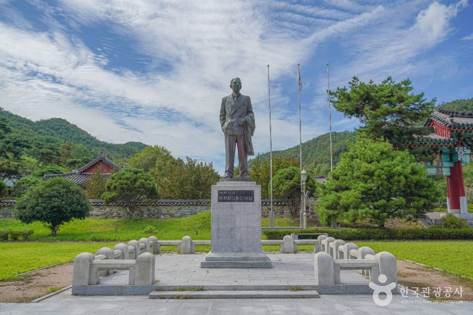 송재 서재필선생 생가와 기념공원 여행 추천 - 로드트립