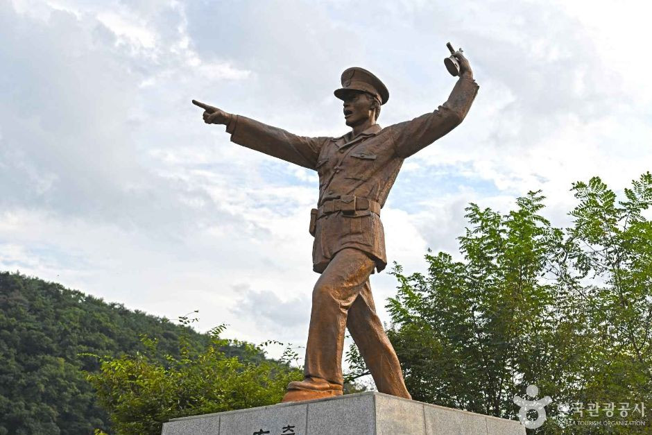 춘천내평전투 호국경찰추모상 여행 추천 - 로드트립