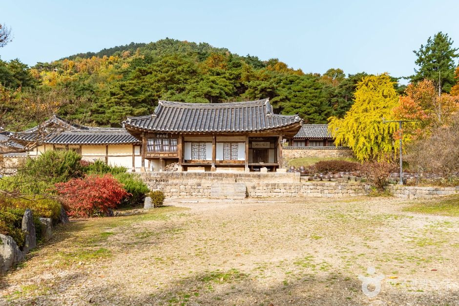 논산명재고택 여행 추천 - 로드트립