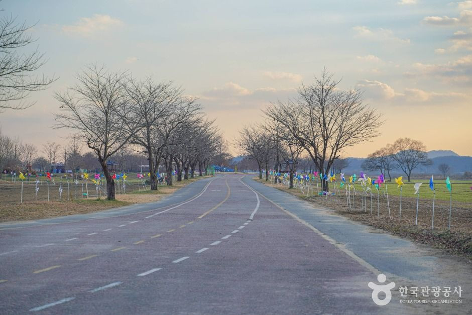 당남지구공원 여행 추천 - 로드트립