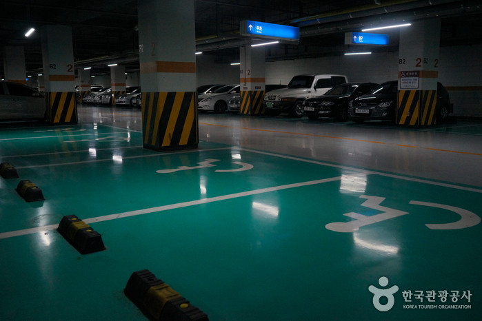 서울 고려대학교 본관 여행 추천 - 로드트립