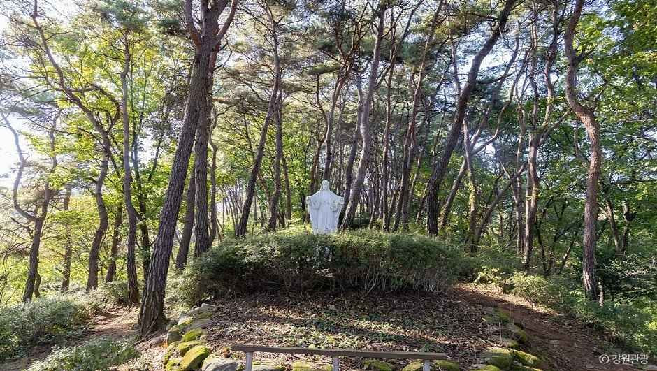 용소막성당 여행 추천 - 로드트립