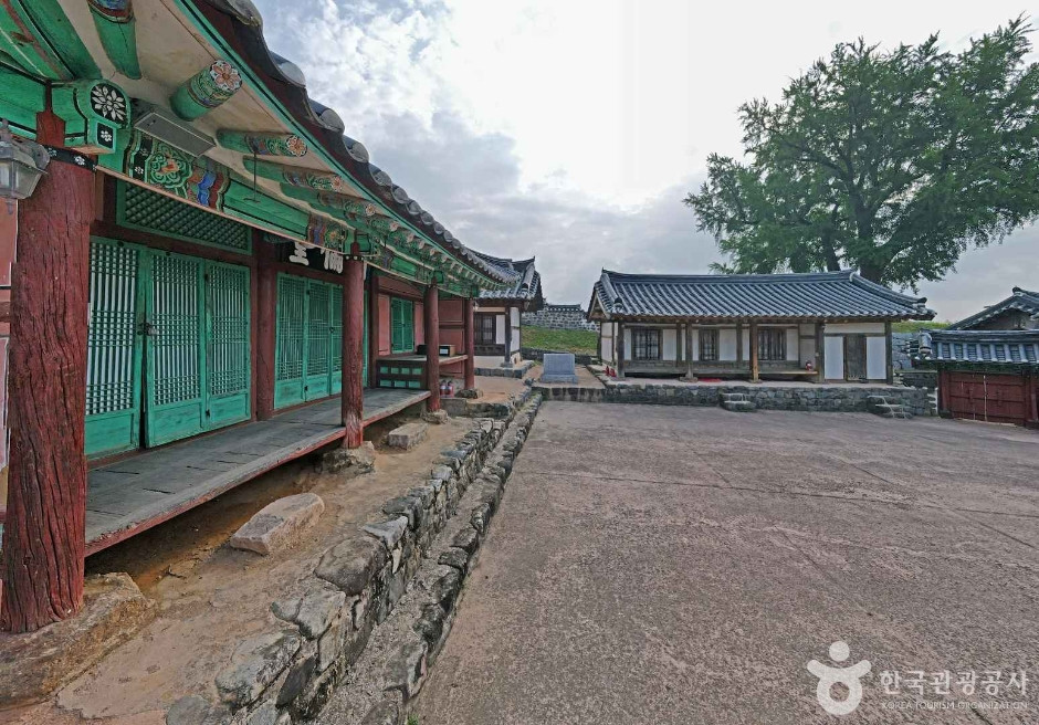 정산향교 여행 추천 - 로드트립