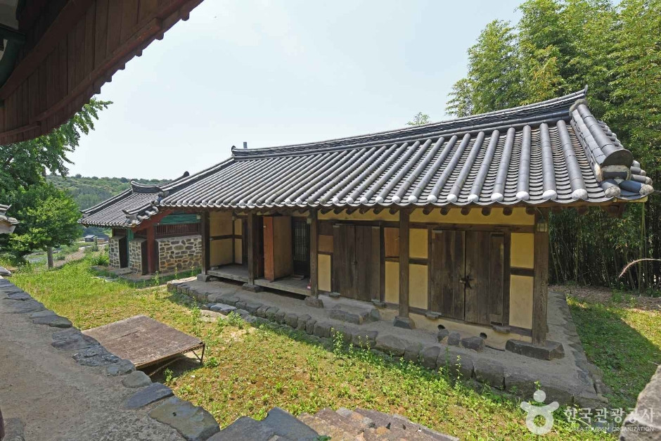 한산향교 여행 추천 - 로드트립