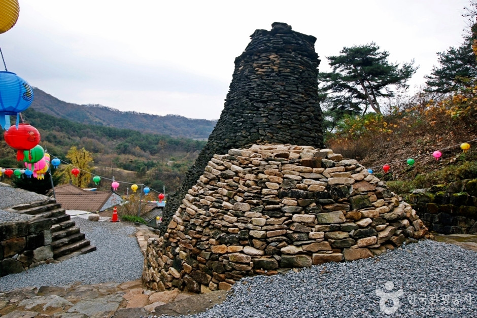 충주 부흥사 방단적석유구 여행 추천 - 로드트립