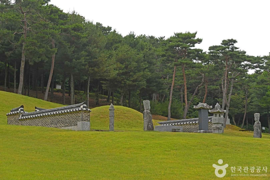 월성위김한신묘 여행 추천 - 로드트립