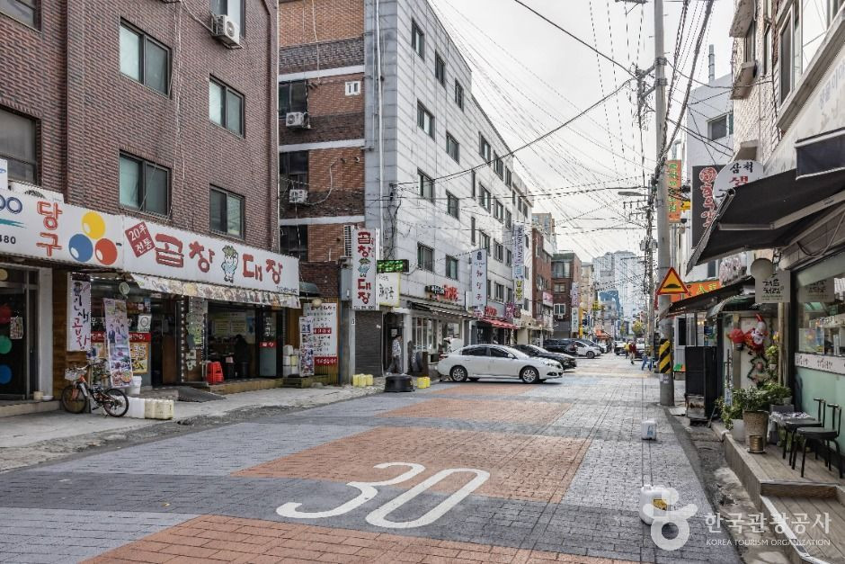 국제음식문화거리(INTERNATIONAL FOOD STREET) 여행 추천 - 로드트립