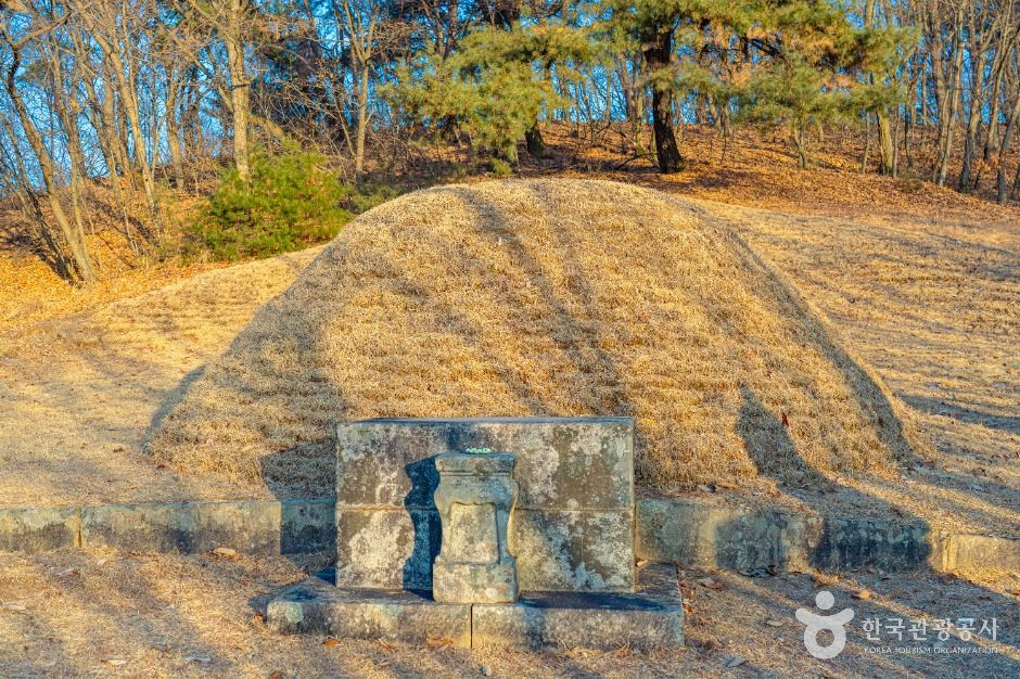 박문수묘 여행 추천 - 로드트립