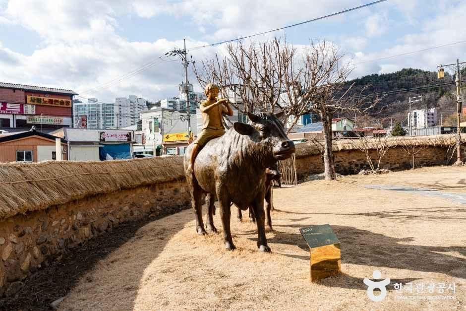 정지용 생가 여행 추천 - 로드트립