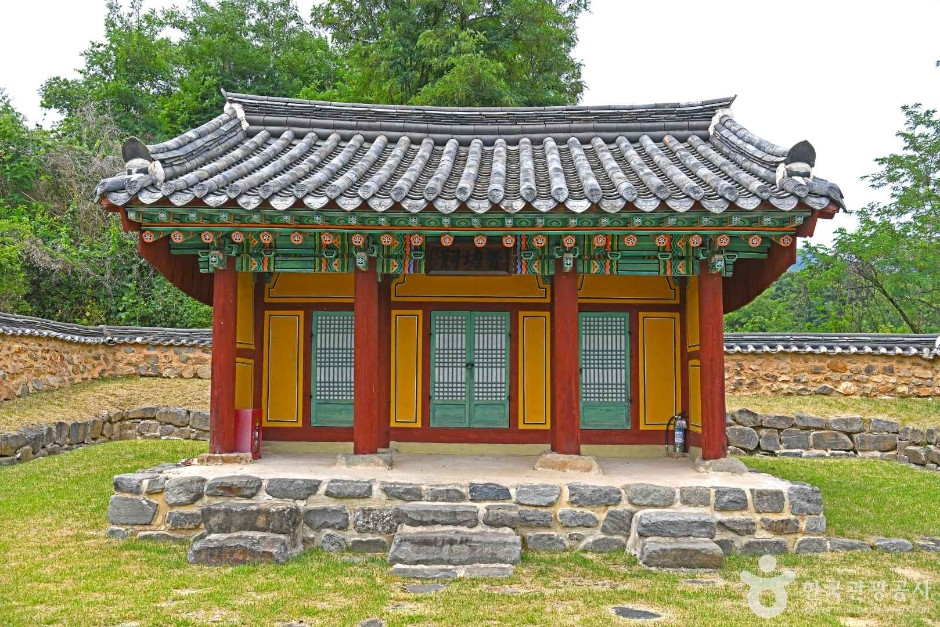 진천 금성대군 사당 여행 추천 - 로드트립
