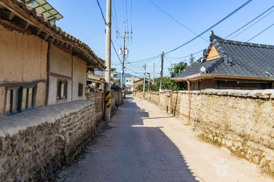 강진 병영마을 옛 담장 여행 추천 - 로드트립