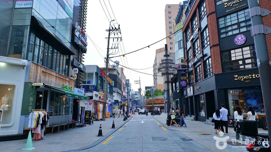 압구정 로데오거리 여행 추천 - 로드트립