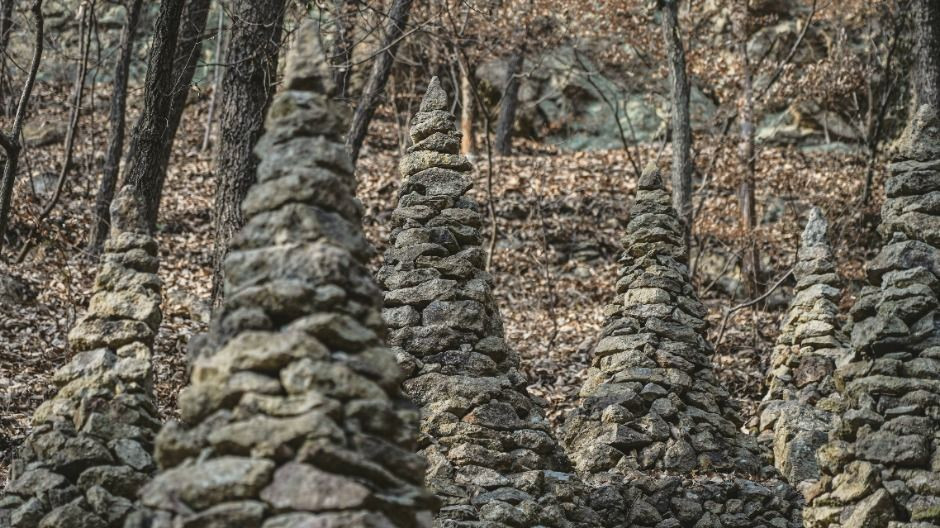 팔룡산 돌탑공원 여행 추천 - 로드트립