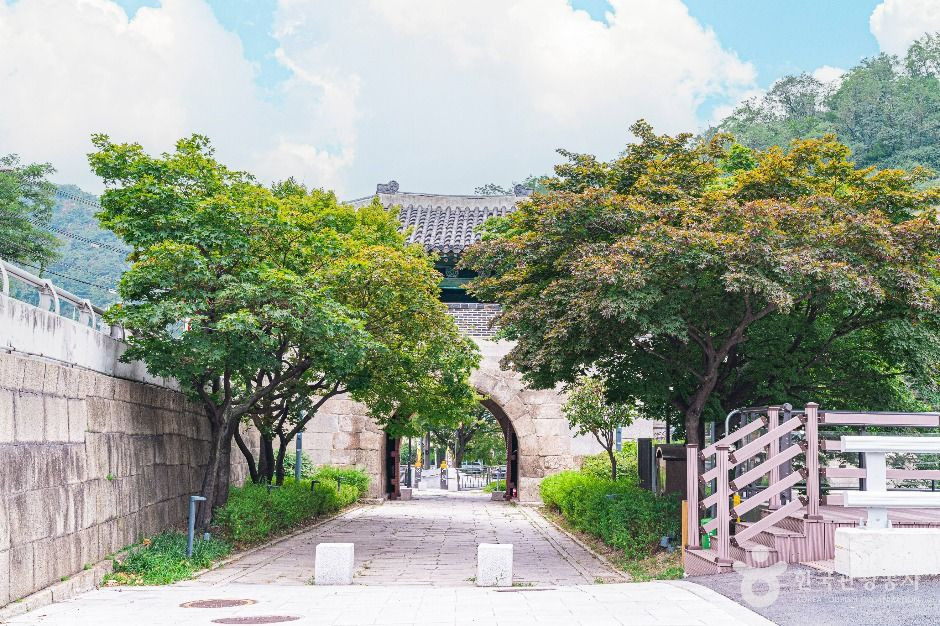 홍지문 및 탕춘대성 여행 추천 - 로드트립