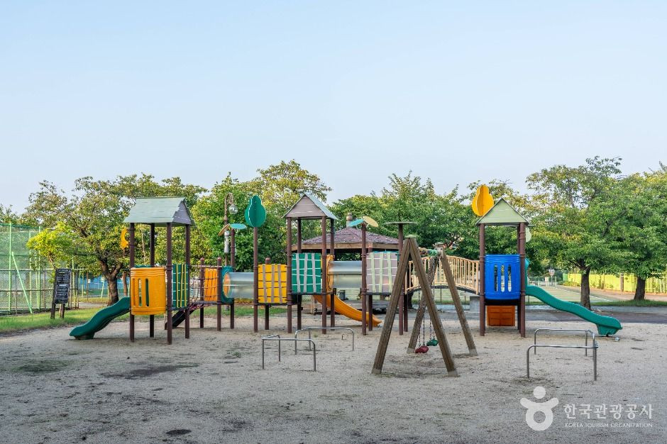 팽성레포츠공원 여행 추천 - 로드트립
