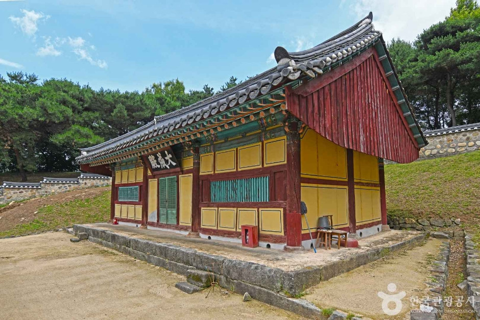 청안향교 여행 추천 - 로드트립